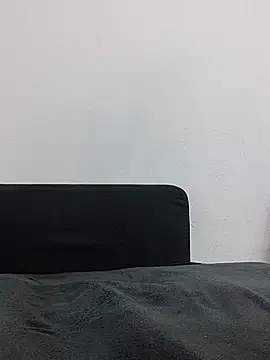 Lucy_1_roso webcam