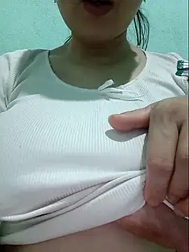 Shine_Mai webcam