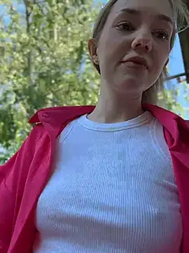 MilaMoone webcam