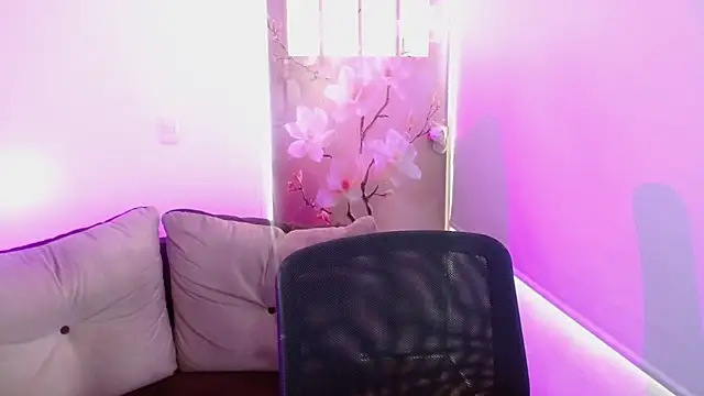 milfrousse webcam
