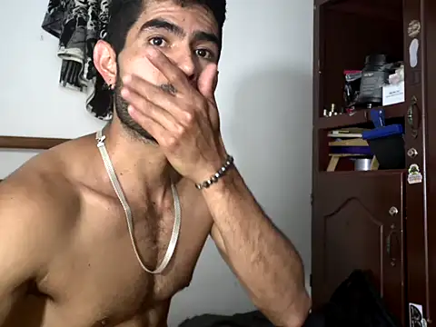 hideonbush051 webcam