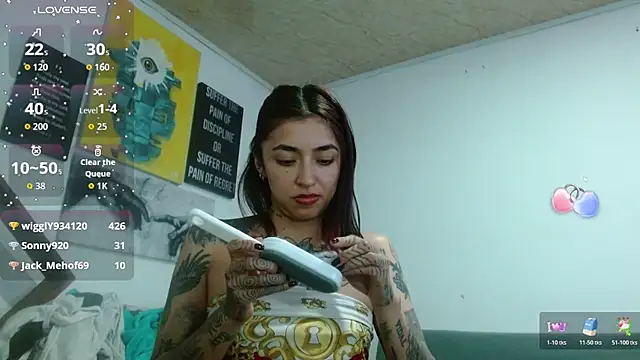 ZoeBakers_ webcam