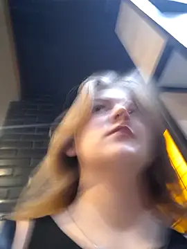 mooniekiss webcam