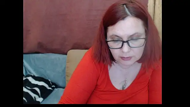PlayfullMature webcam