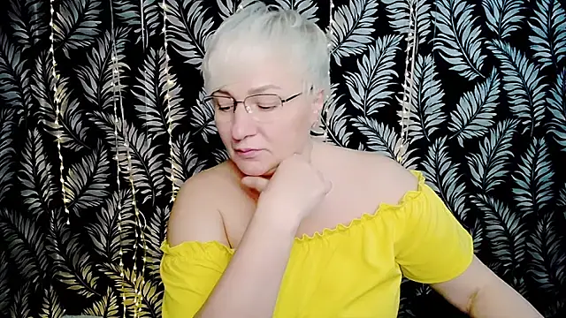 Olivia_playful webcam