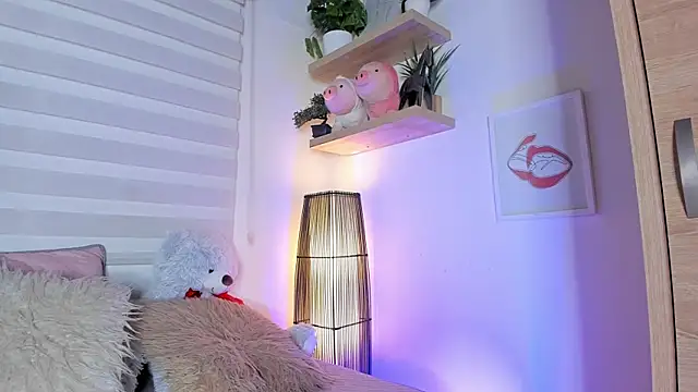 sara_madrid webcam stripchat model stream image