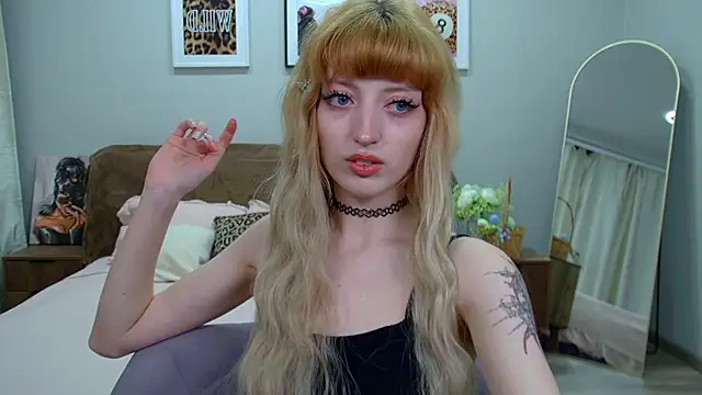 MistyMarlo webcam