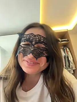 KnellForQueen webcam