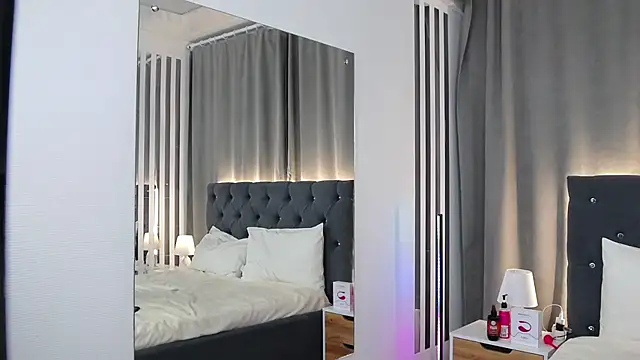 VikkyVonn webcam
