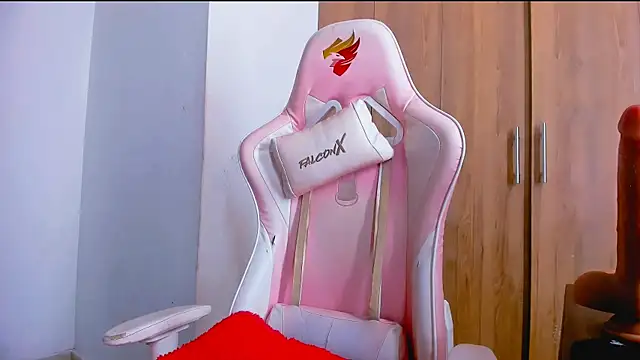 Maddy_moon_1 webcam