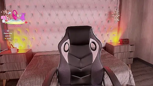 Susan_Voltaire webcam