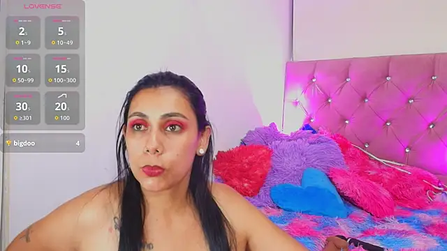 Nyra_Queen webcam