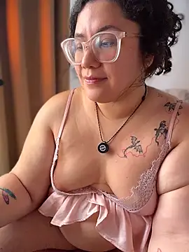 CurlyMilf_Vannexxxa live sex cam