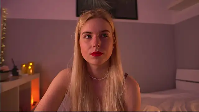 lorrie_love_story webcam