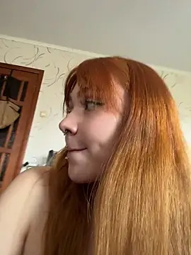 LunaMillie webcam