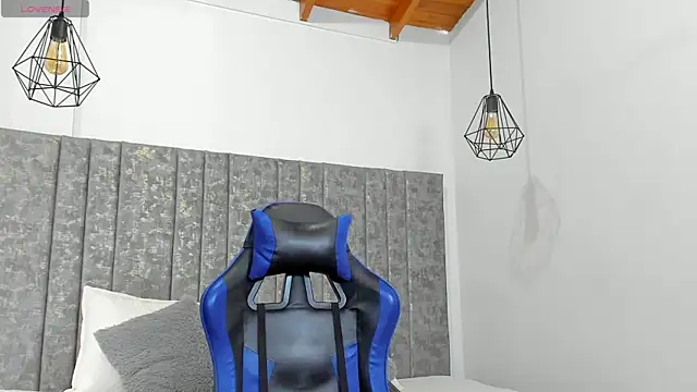 Calvin_Hunter webcam