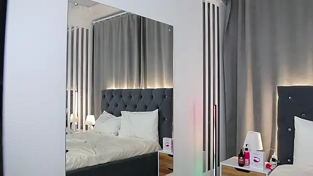 VikkyVonn webcam