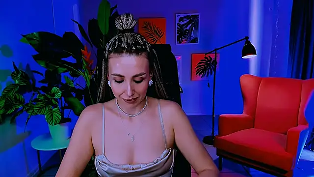 MonicaRiley webcam