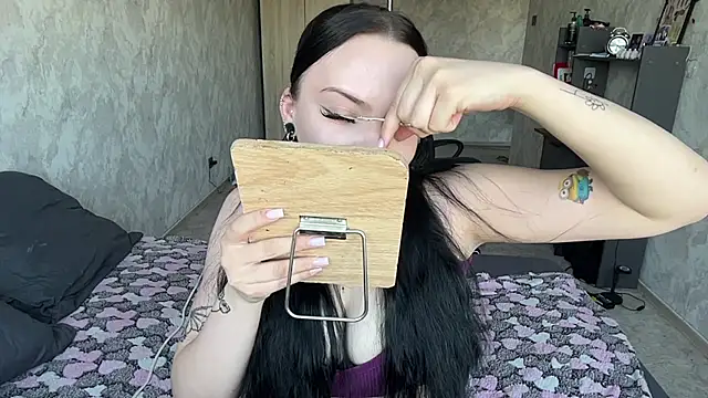 AlisNoire webcam