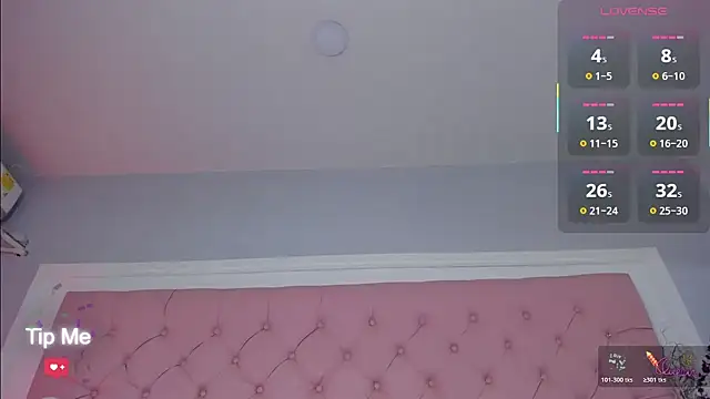 SarahDoll__ webcam