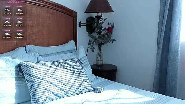 Christine_35 webcam