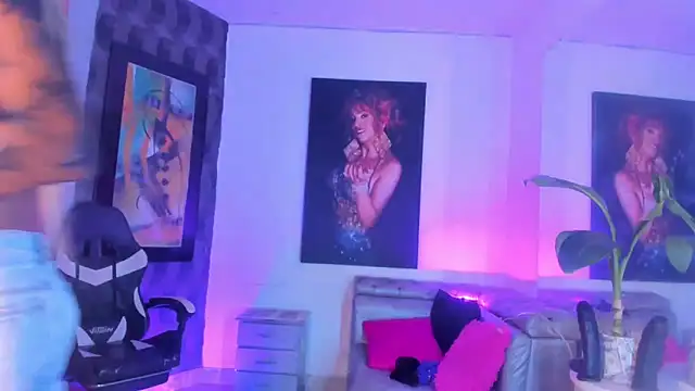 ciara_hotts (T teen) - DILDO AND FINGERS IN THE ASS