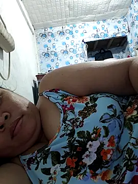 Sweetlorie_83 webcam