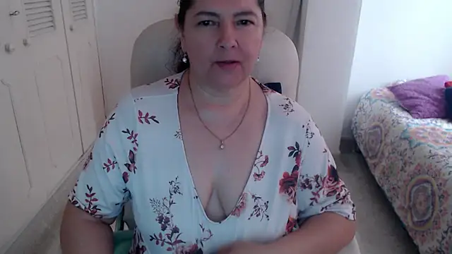 leonela_69 webcam
