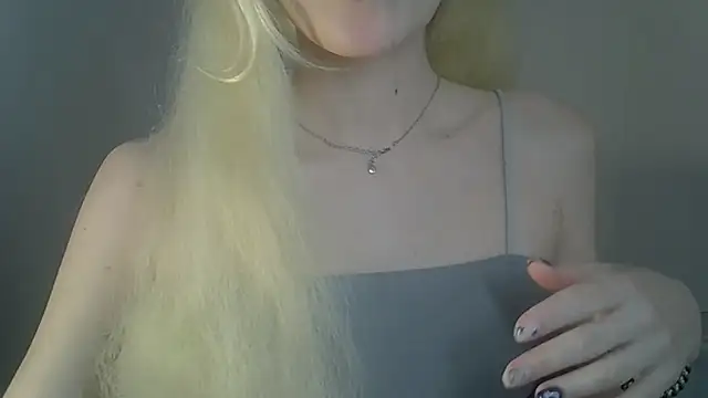 ViraVrema live sex cam