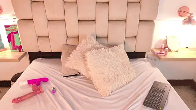 Preview of kaia_boobs