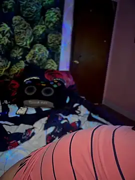 Milfshortcakes webcam