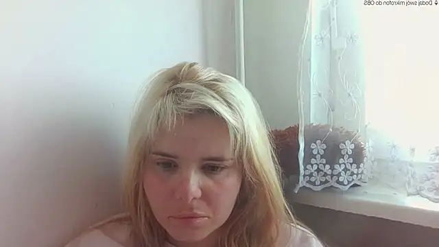 HornyElena webcam