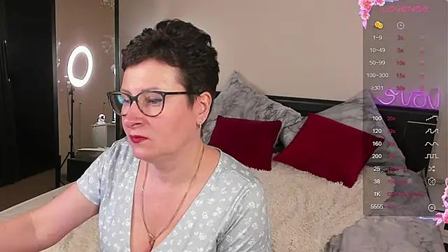 JennyMons webcam