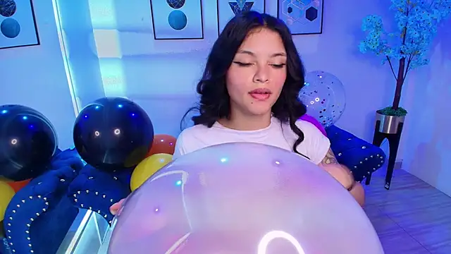 Maddie_T18 webcam