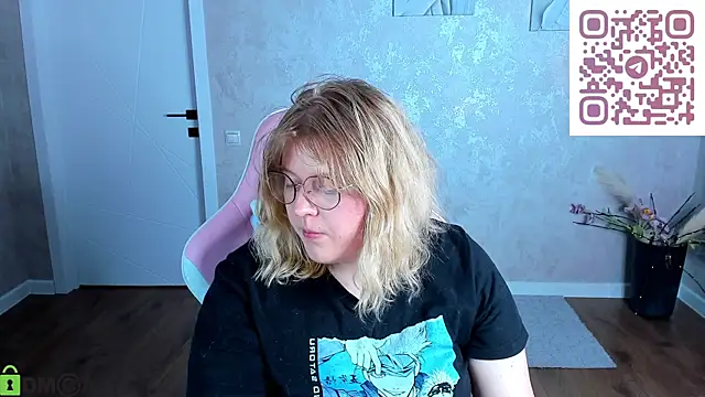 luna_c0ra webcam