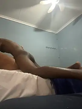Gifttheskimaskboy014 webcam
