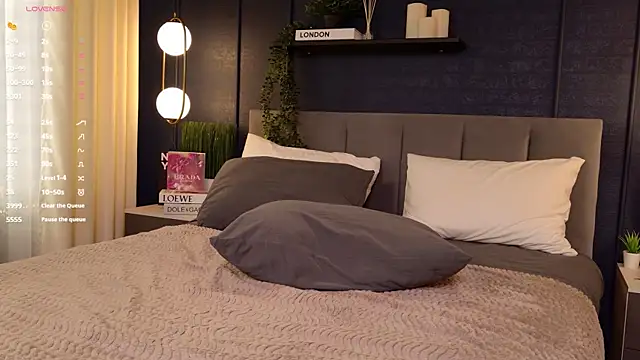 Amelie_Crosby webcam