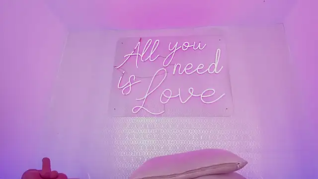 aleksandramiller_ webcam