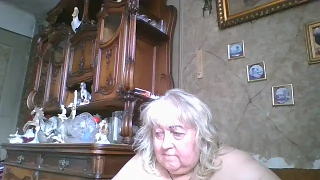 Lala-Love56 webcam