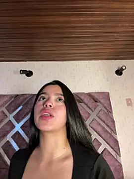 LunaMoore_Pink webcam
