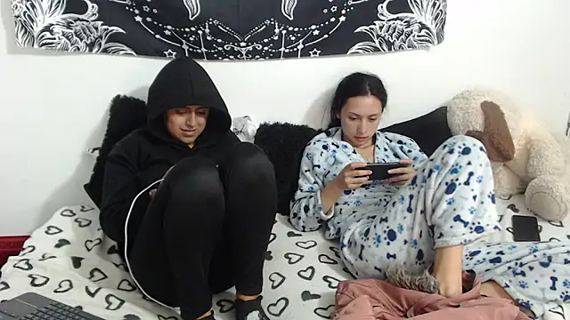 emily_n_abby webcam