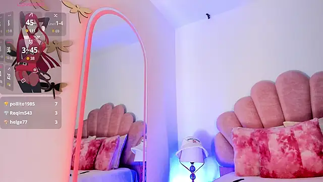 LunaVelour13 webcam