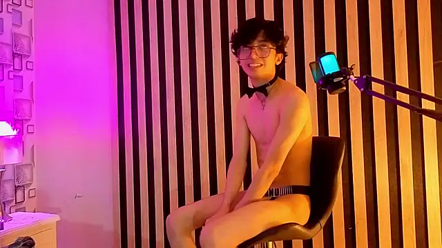 Twink_Sebas7 webcam