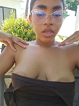 Milu_Luthor webcam