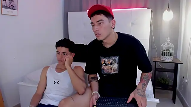 Alejo-and-Thiago webcam