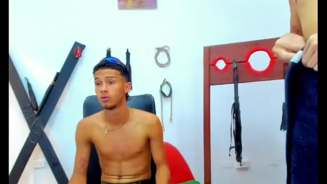 friends_lust_latin webcam