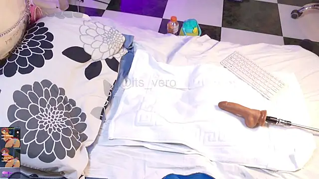 Its_vero webcam
