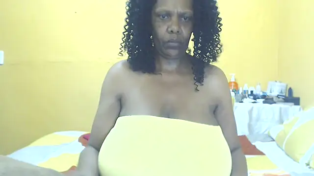 bustykelly webcam