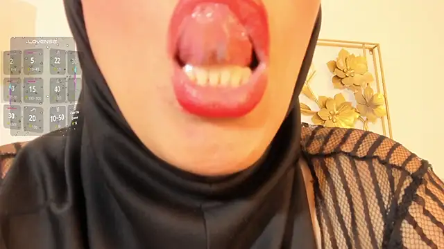 hanajameela (Ask my age) - - 6 hard slaps on each buttock🔥🍑