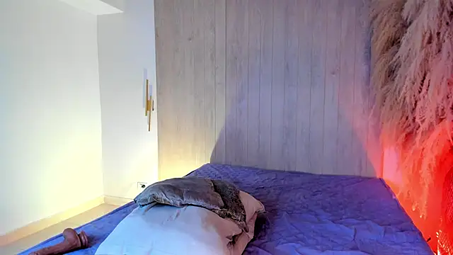 Adelehottman webcam